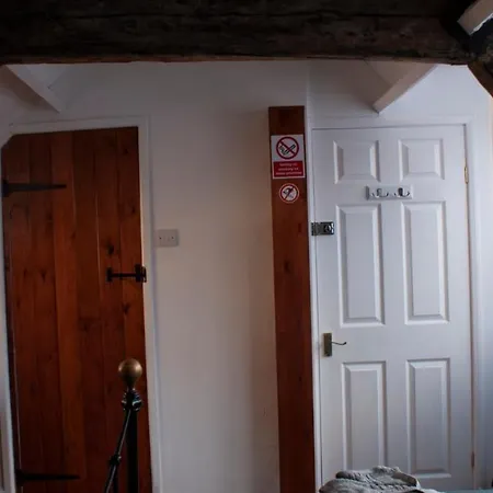 Bed & Breakfast Little Pie In The Sky 3*